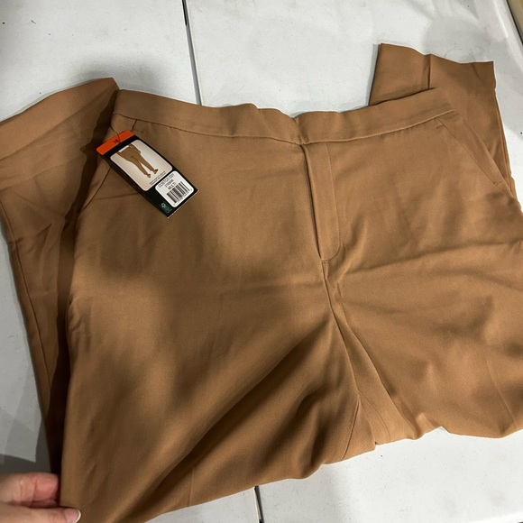 Banana Republic women’s stretchy work pants - Picture 3 of 5